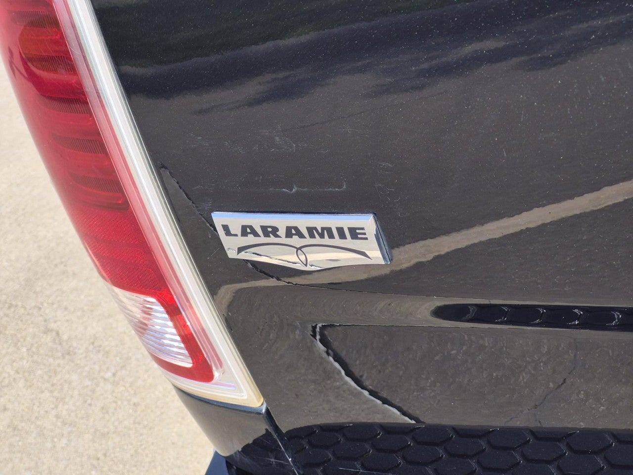 2018 RAM 1500 Laramie Crew Cab 4x4 5'7" Box