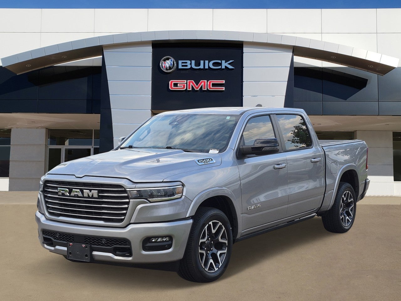2025 RAM 1500 Laramie Crew Cab 4x4 5'7" Box