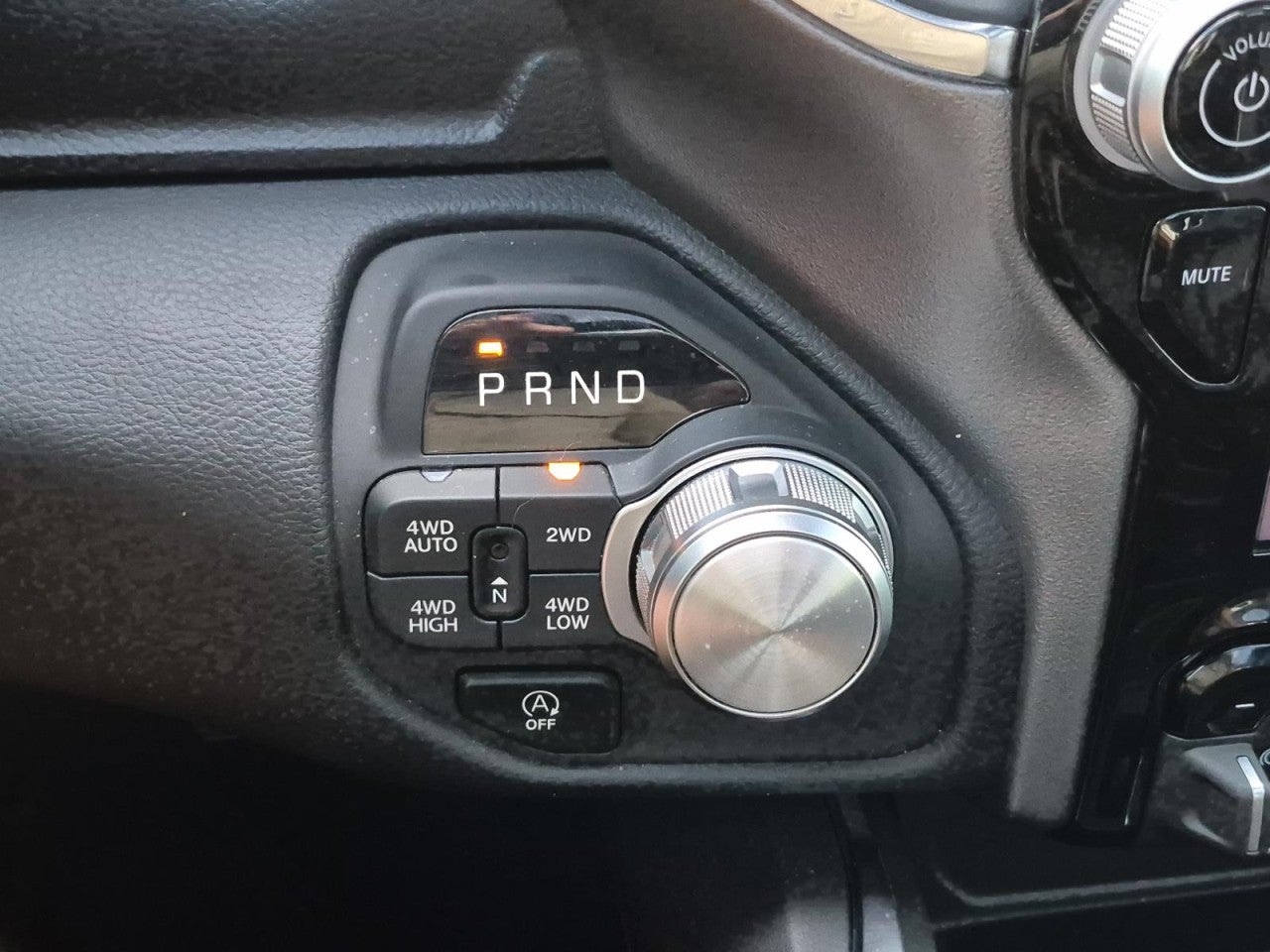 2025 RAM 1500 Laramie Crew Cab 4x4 5'7" Box