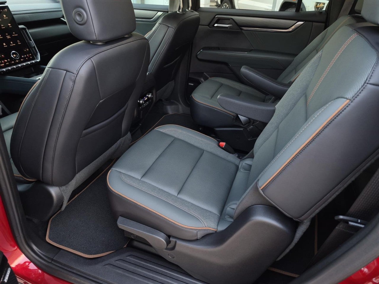 2024 GMC Acadia AT4