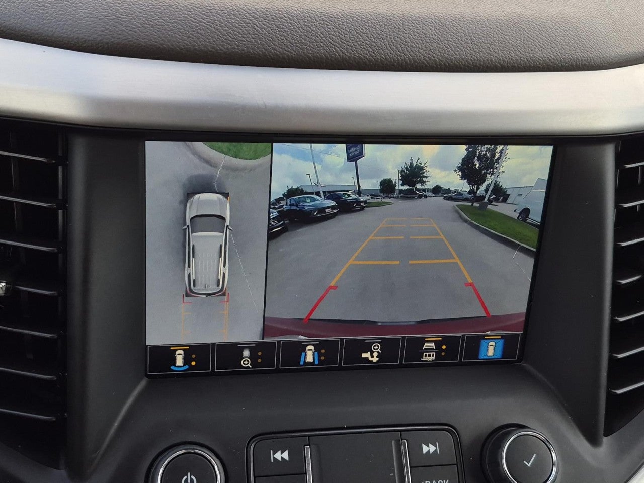 2022 GMC Acadia SLT