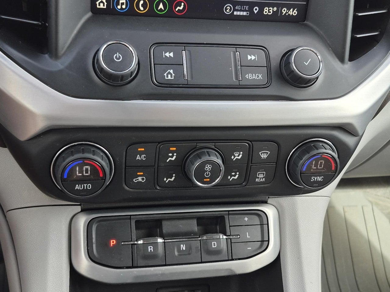 2022 GMC Acadia SLT