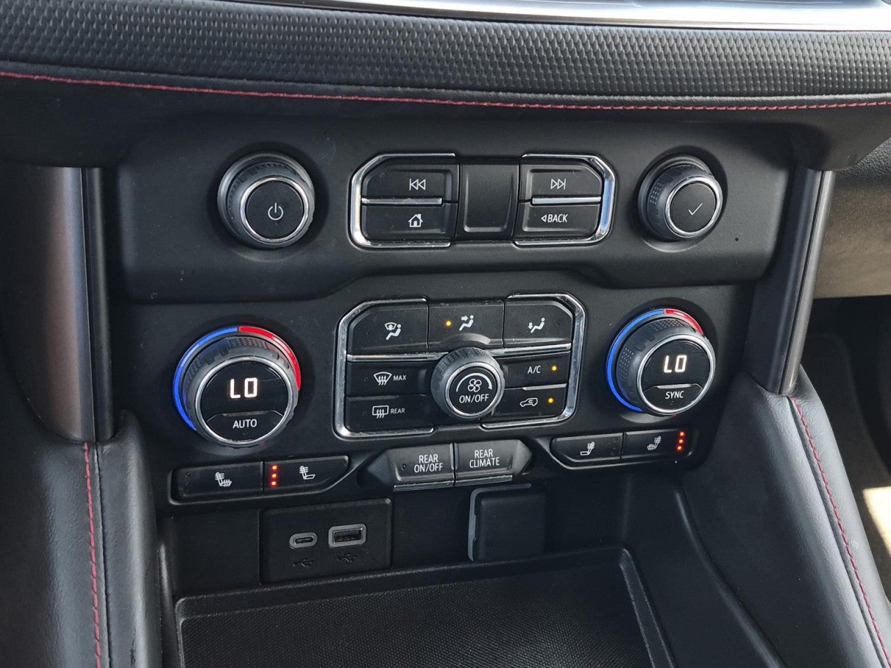 2023 Chevrolet Suburban RST