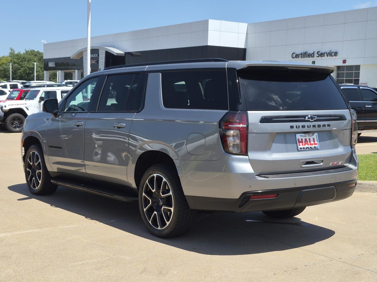 2023 Chevrolet Suburban RST