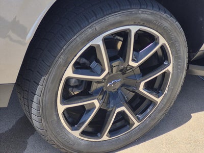 2023 Chevrolet Suburban RST
