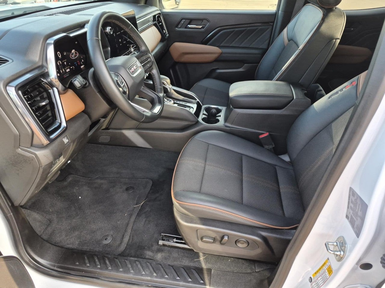 2025 GMC Canyon AT4