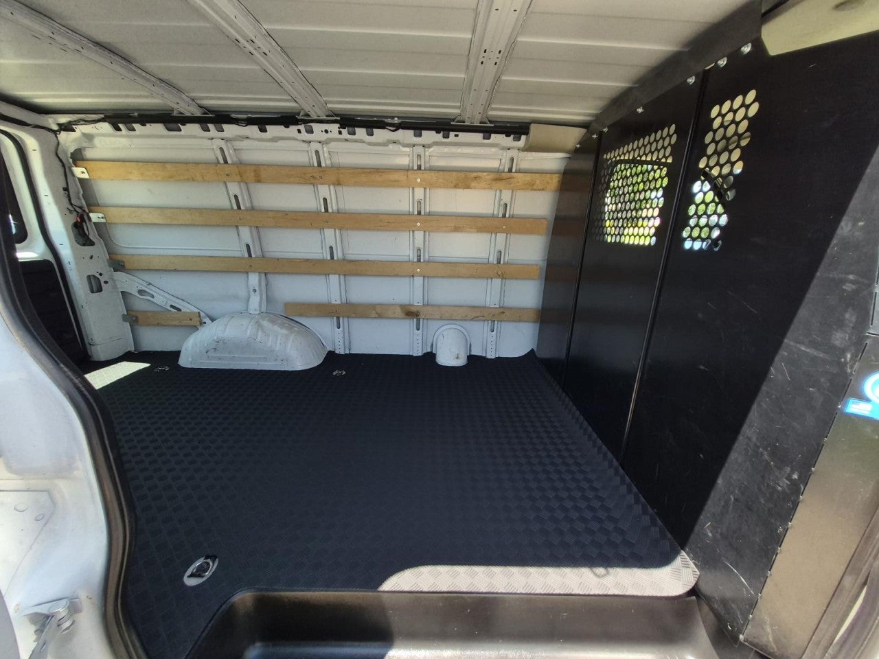 2024 GMC Savana Cargo 2500 Work Van