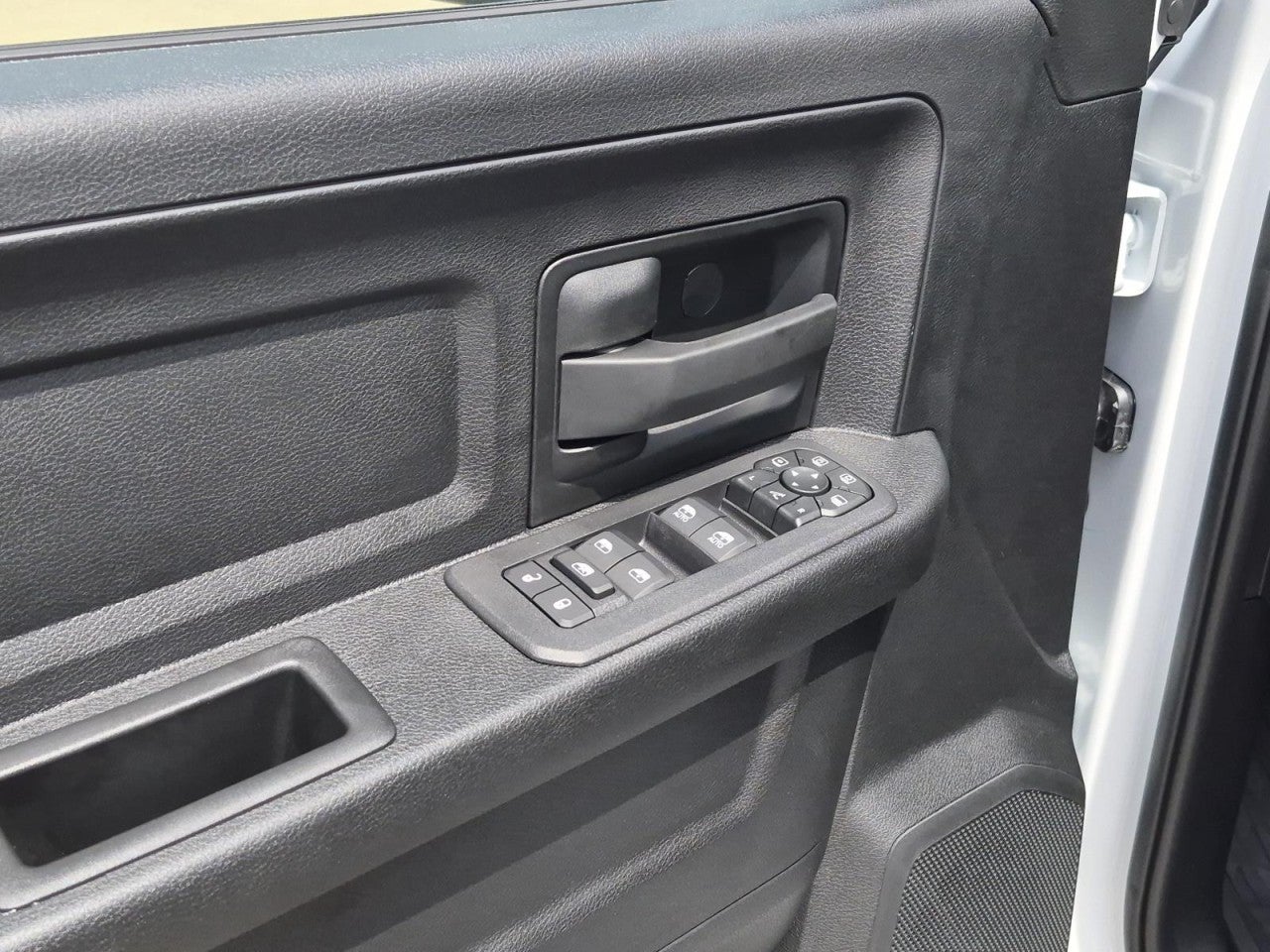 2026 RAM 2500 Black Express Crew Cab 4x4 6'4" Box