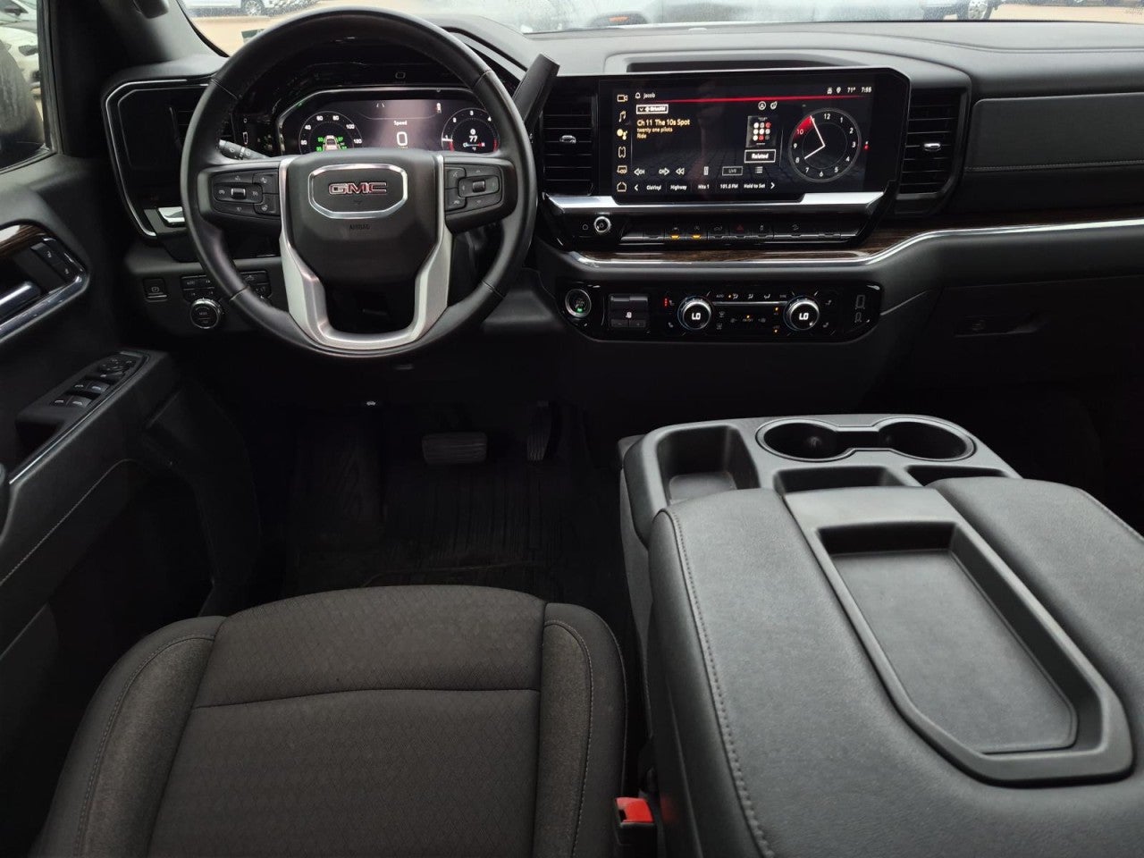 2024 GMC Sierra 1500 Elevation