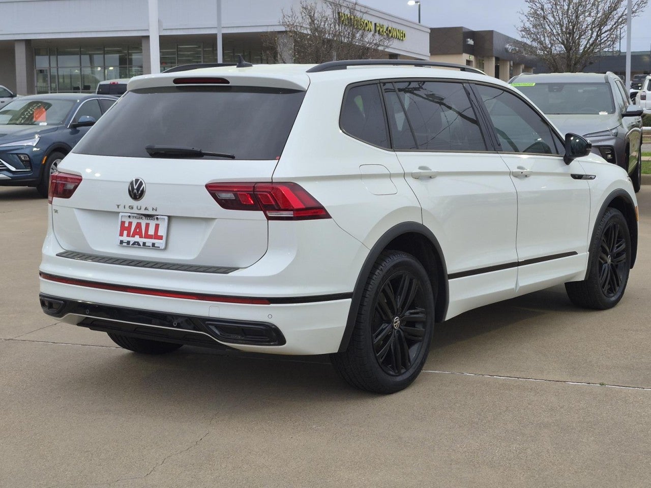 2022 Volkswagen Tiguan 2.0T SE R-Line Black