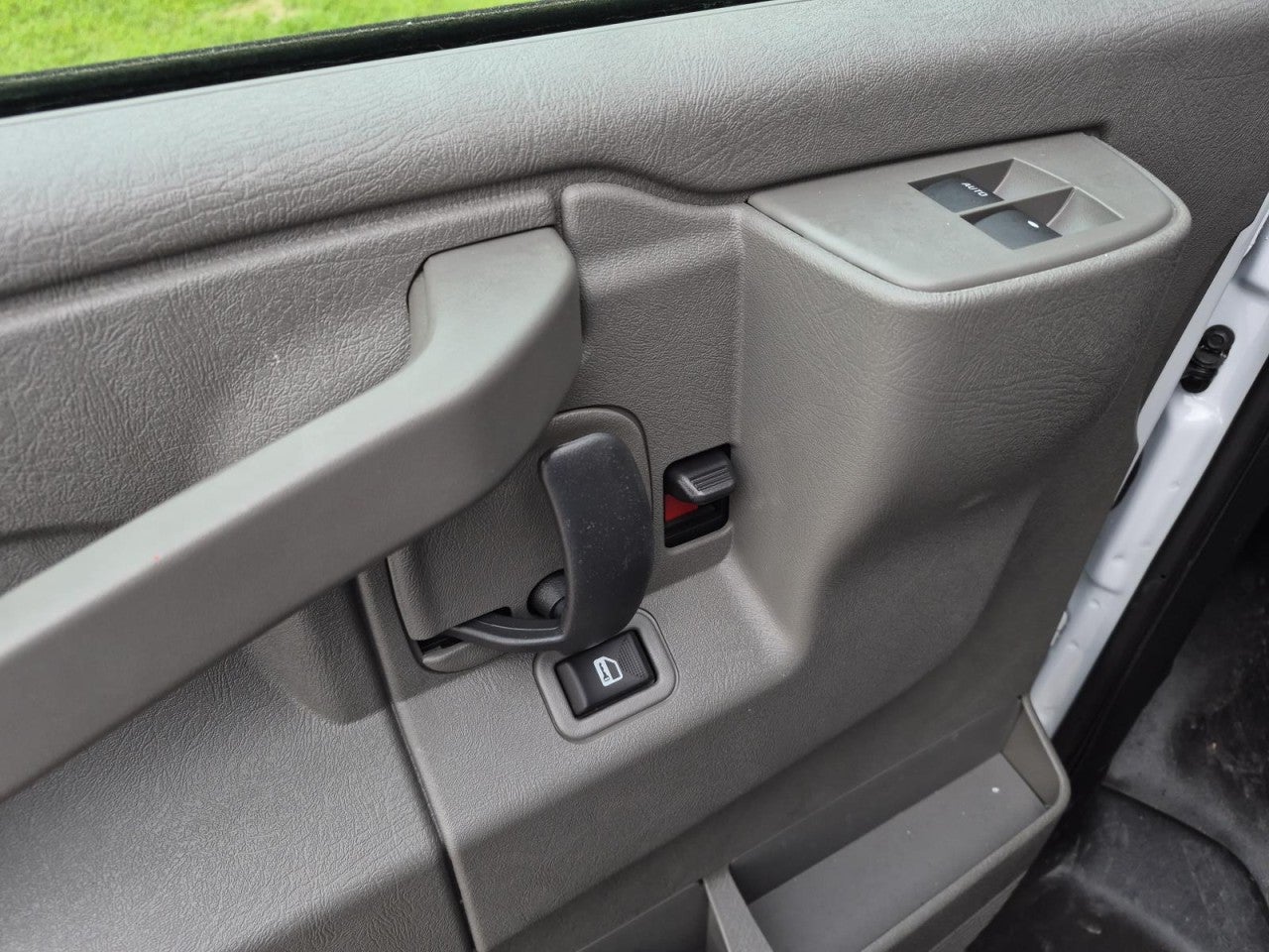 2026 GMC Savana Cutaway 3500 1WT