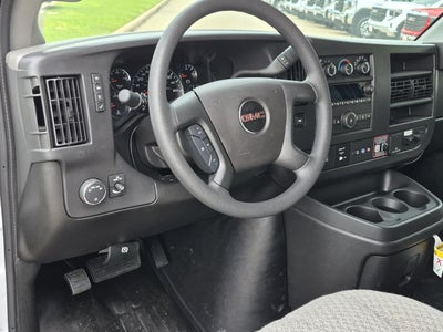 2026 GMC Savana Cutaway 3500 1WT