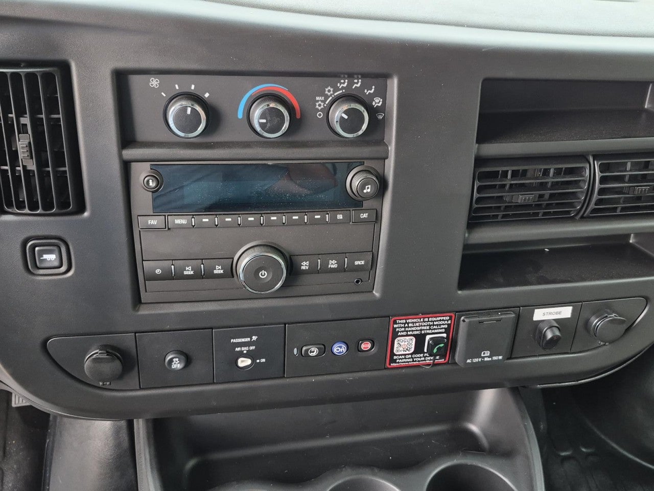 2026 GMC Savana Cutaway 3500 1WT