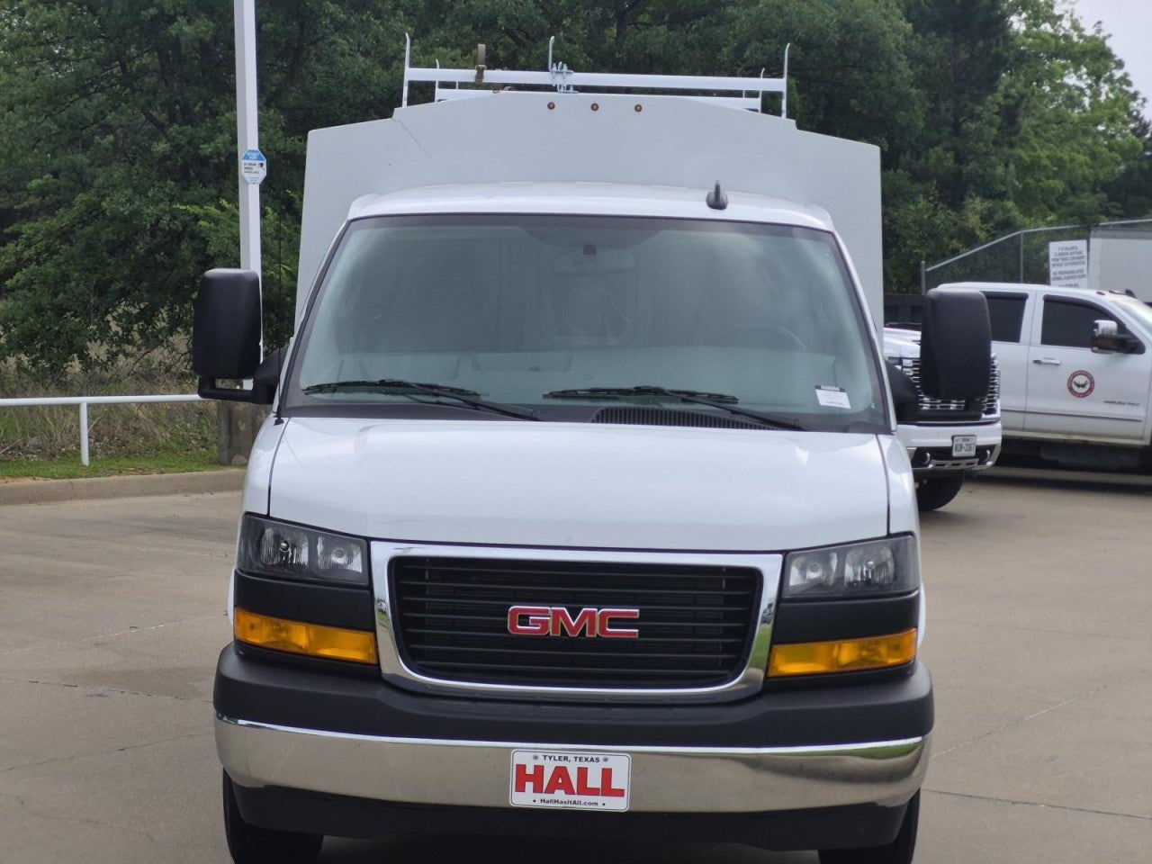 2026 GMC Savana Cutaway 3500 1WT