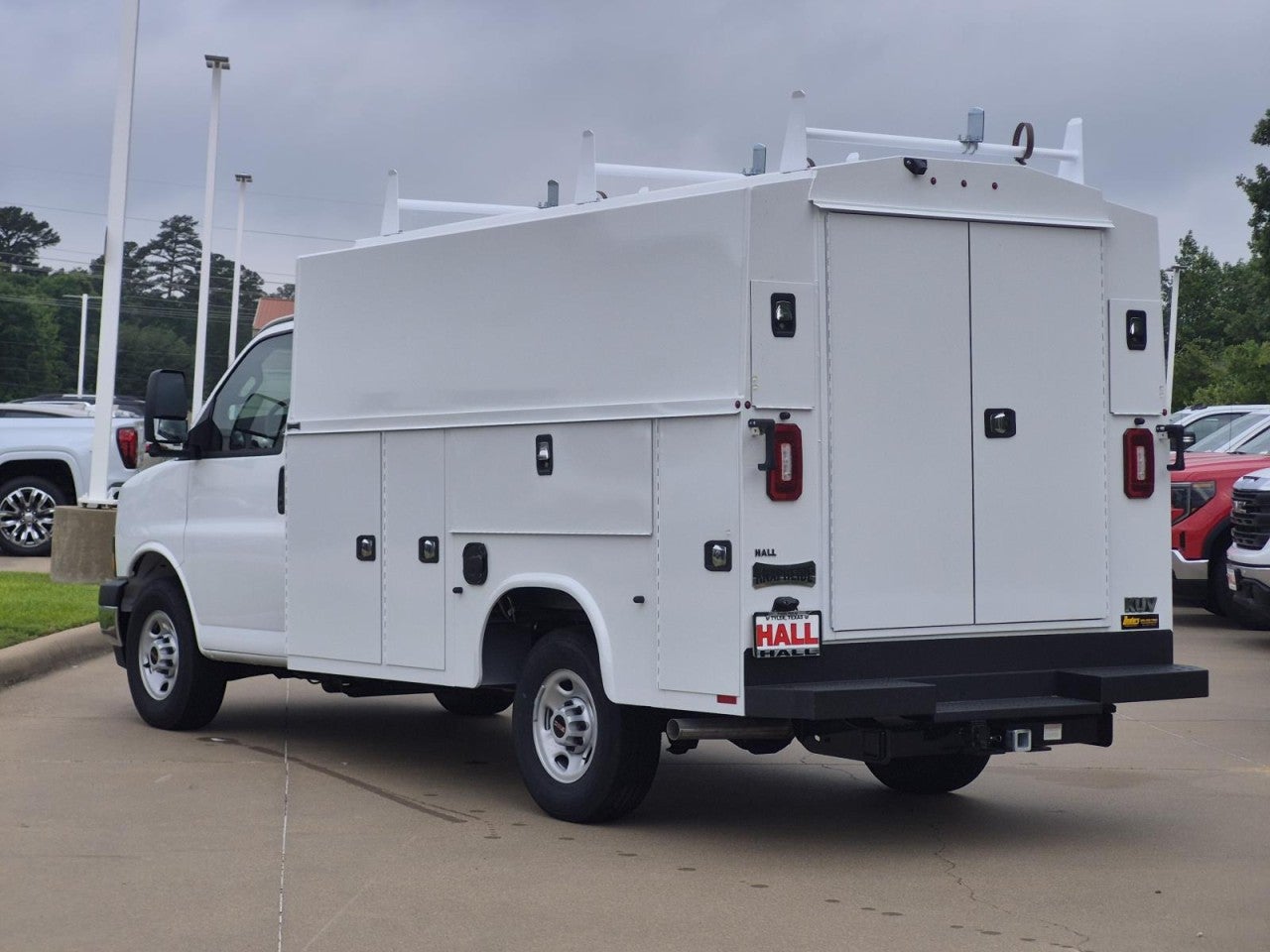 2026 GMC Savana Cutaway 3500 1WT
