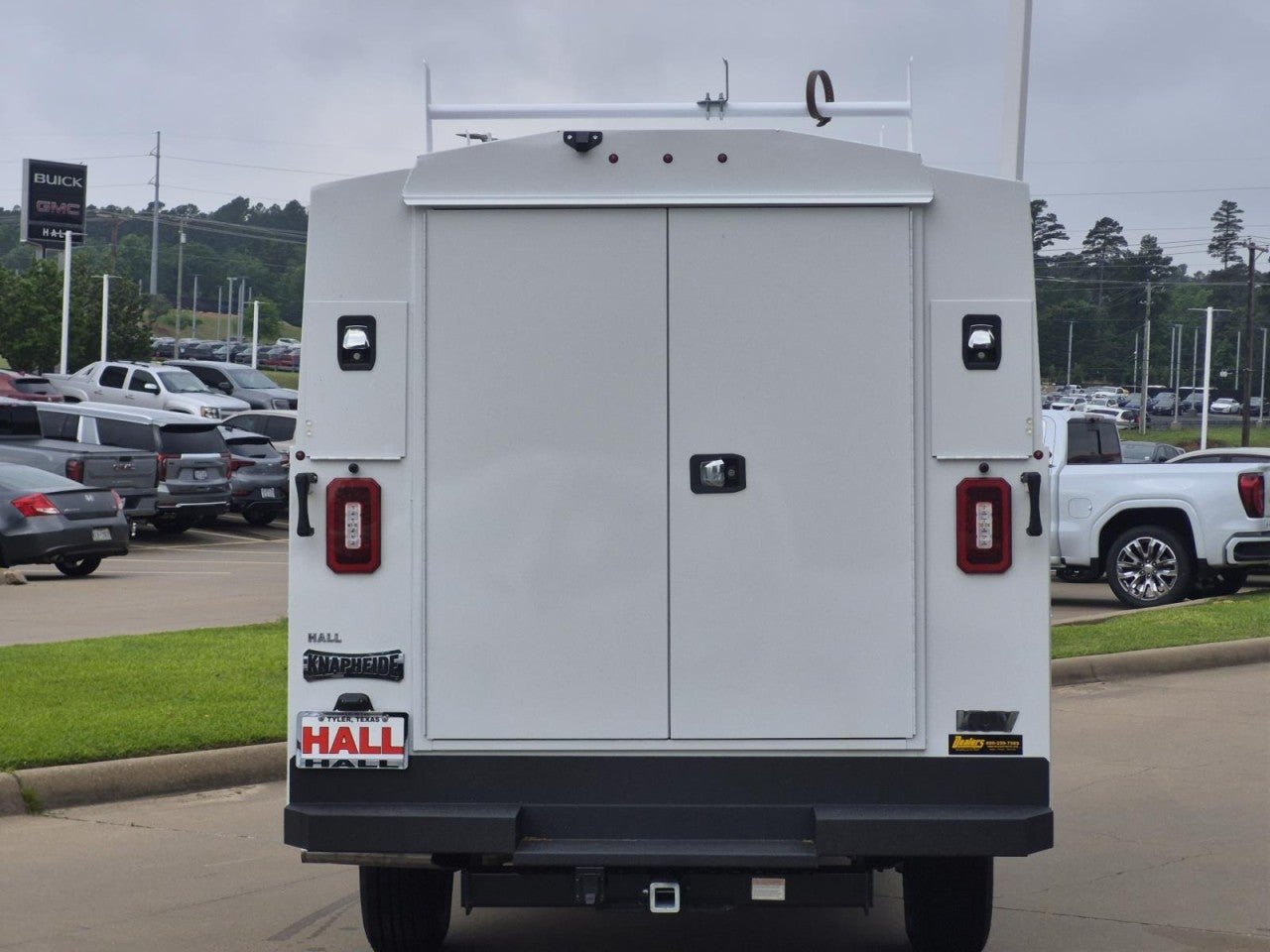 2026 GMC Savana Cutaway 3500 1WT