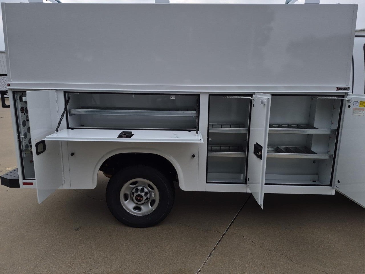 2026 GMC Savana Cutaway 3500 1WT