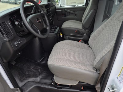 2026 GMC Savana Cutaway 3500 1WT