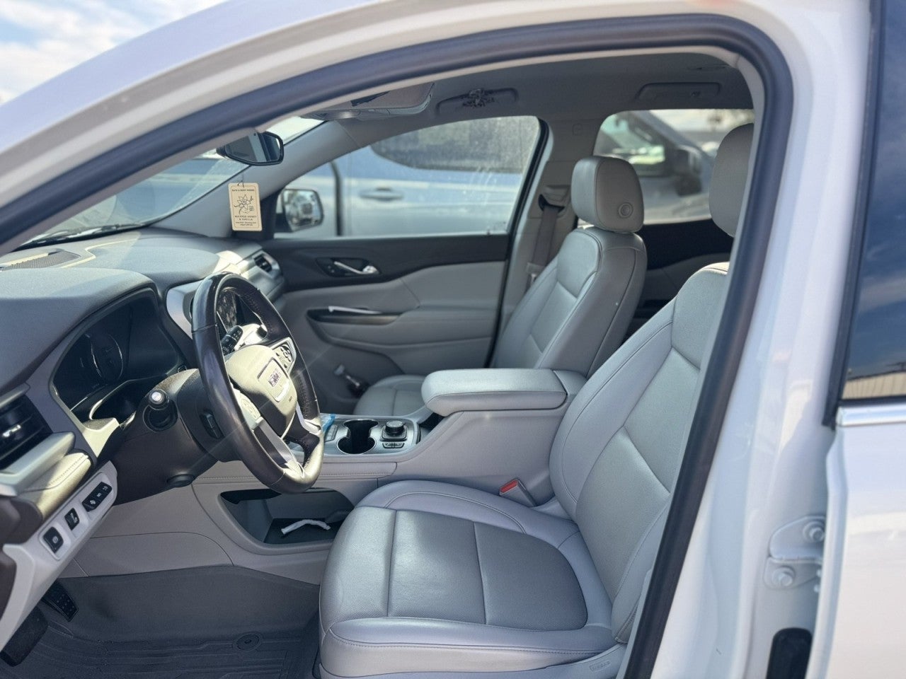 2022 GMC Acadia SLT