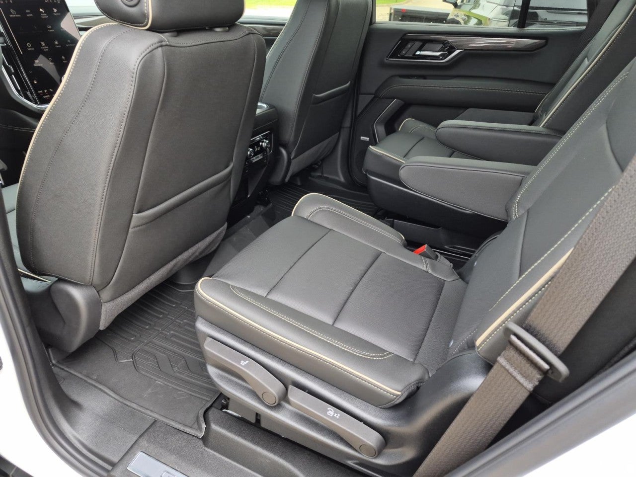 2026 GMC Yukon Elevation - Photo 12