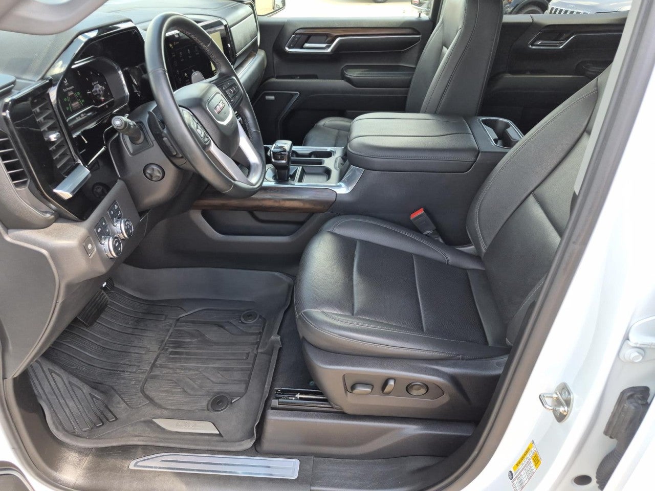 2024 GMC Sierra 1500 SLT - Photo 12