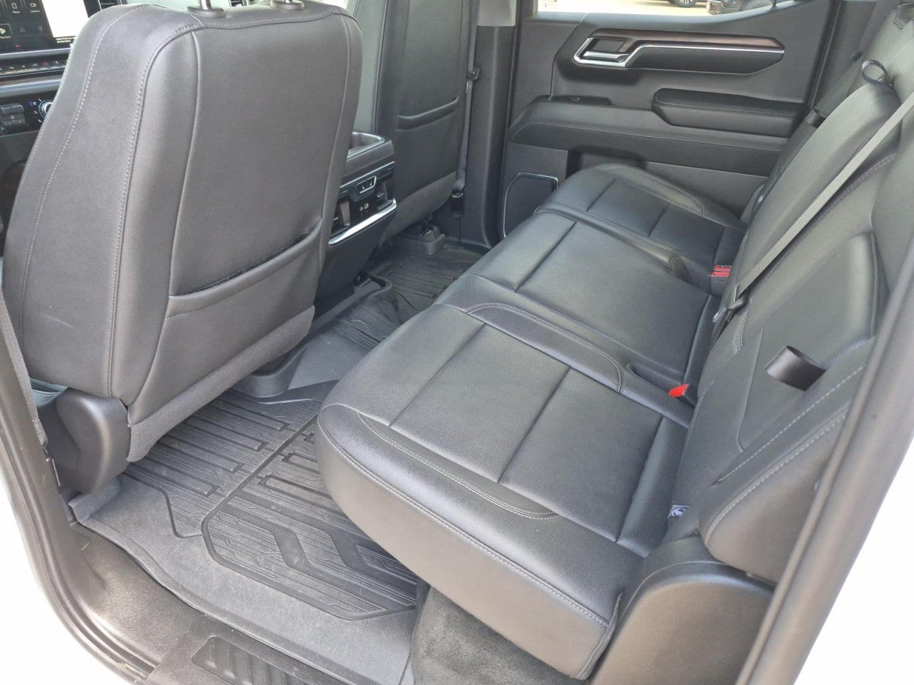 2024 GMC Sierra 1500 SLT - Photo 15