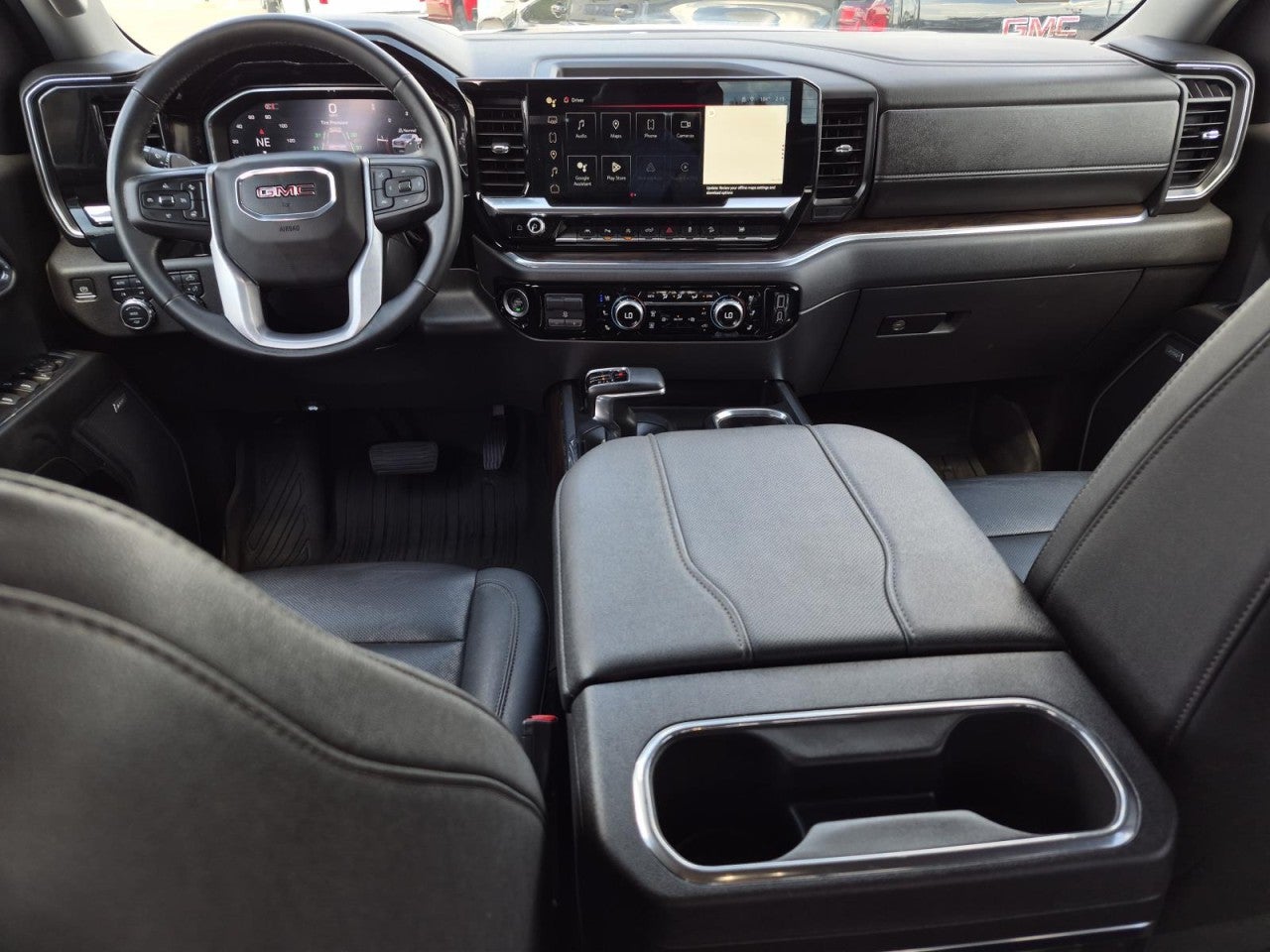 2024 GMC Sierra 1500 SLT - Photo 18