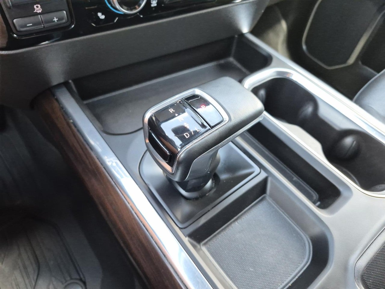 2024 GMC Sierra 1500 SLT - Photo 32