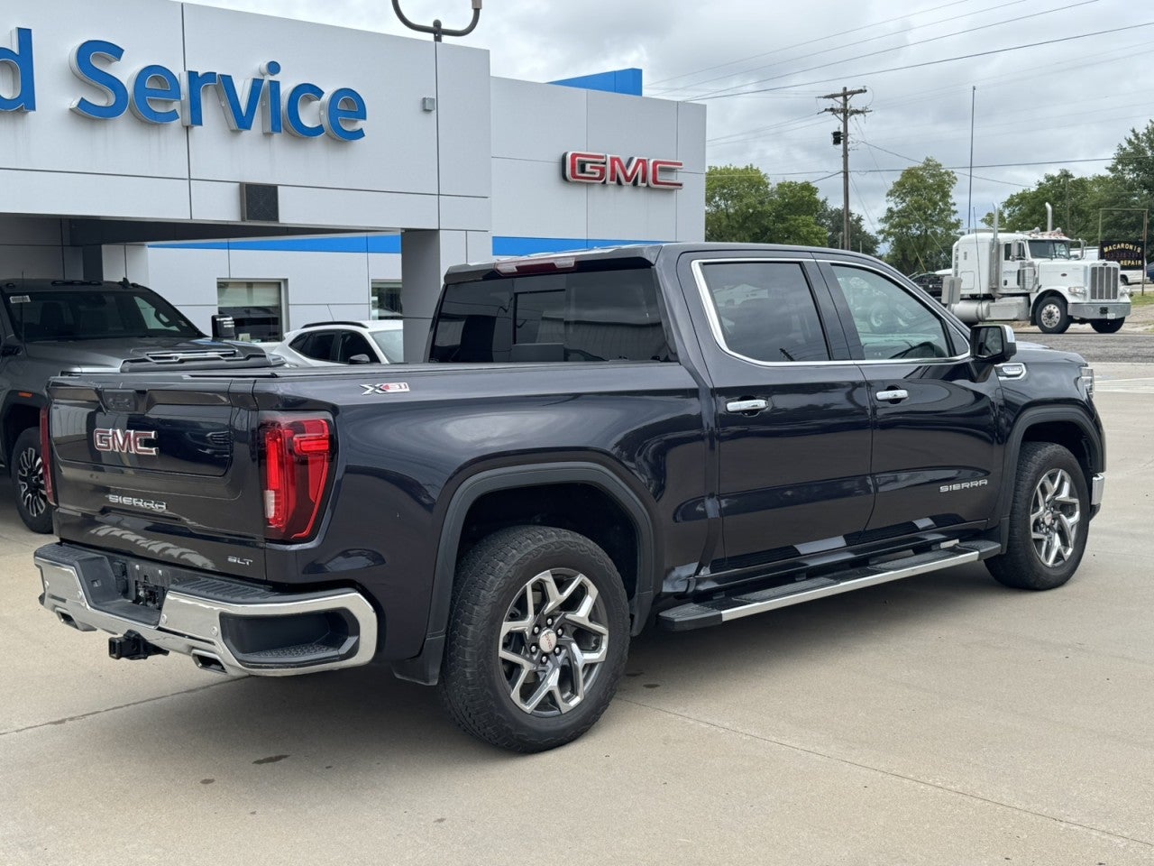 2024 GMC Sierra 1500 SLT