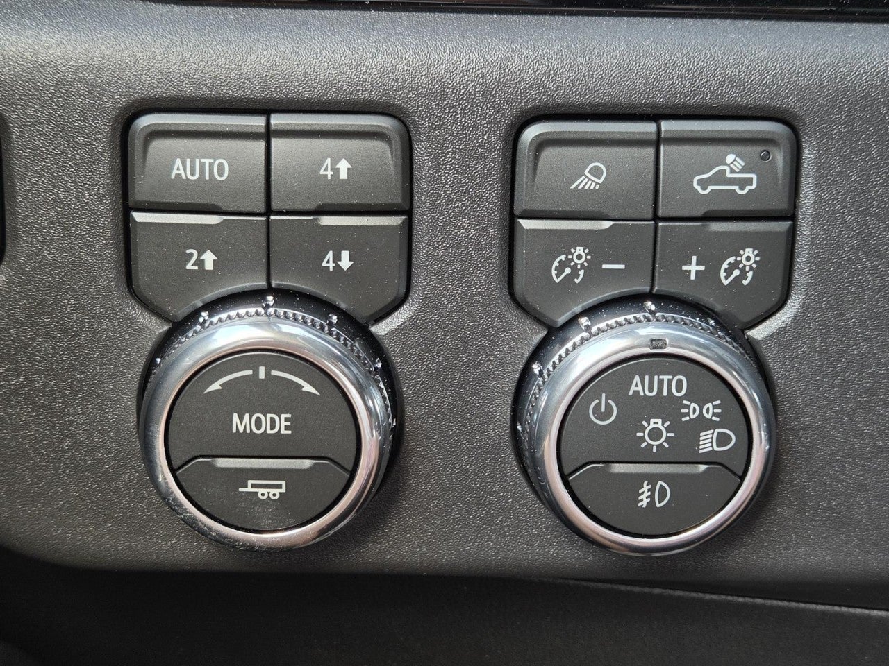 2026 GMC Sierra 1500 SLT - Photo 16