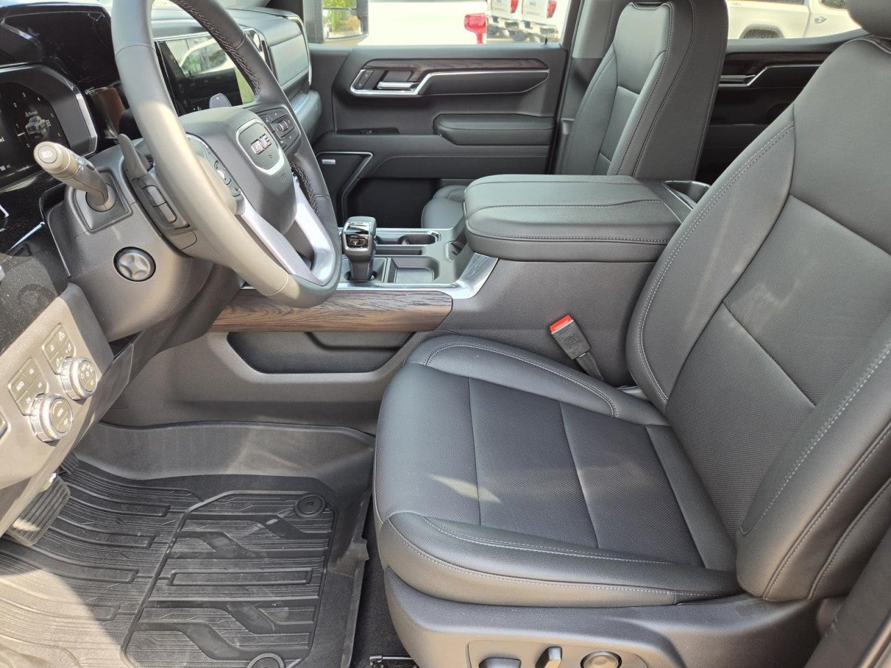 2026 GMC Sierra 1500 SLT - Photo 19