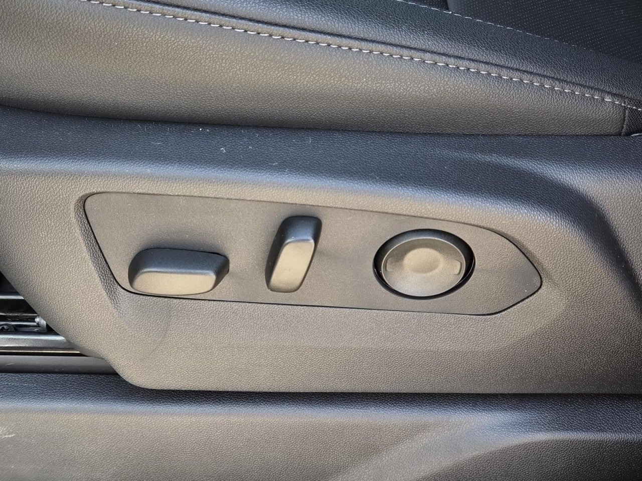 2026 GMC Sierra 1500 SLT - Photo 21