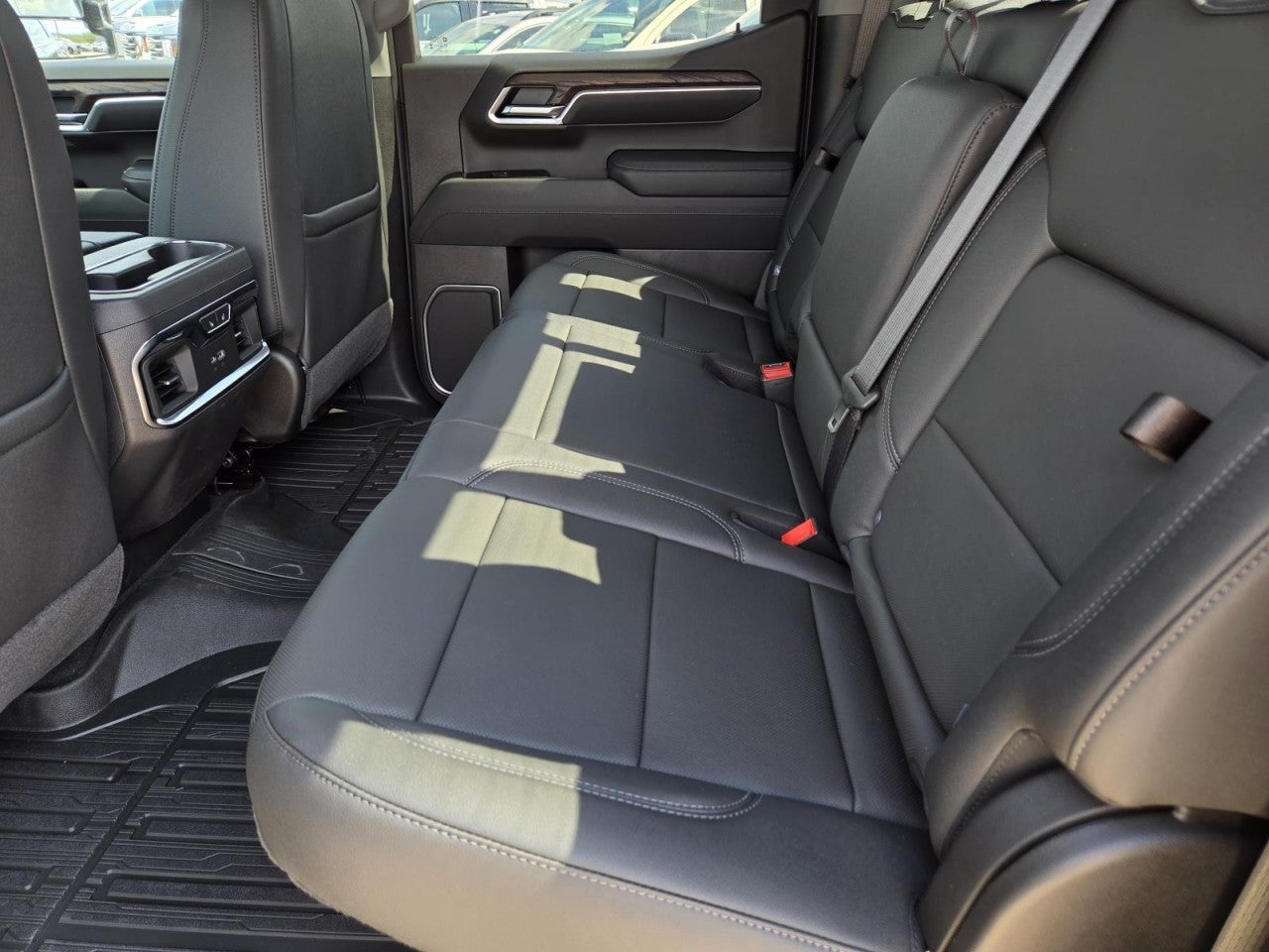 2026 GMC Sierra 1500 SLT - Photo 22
