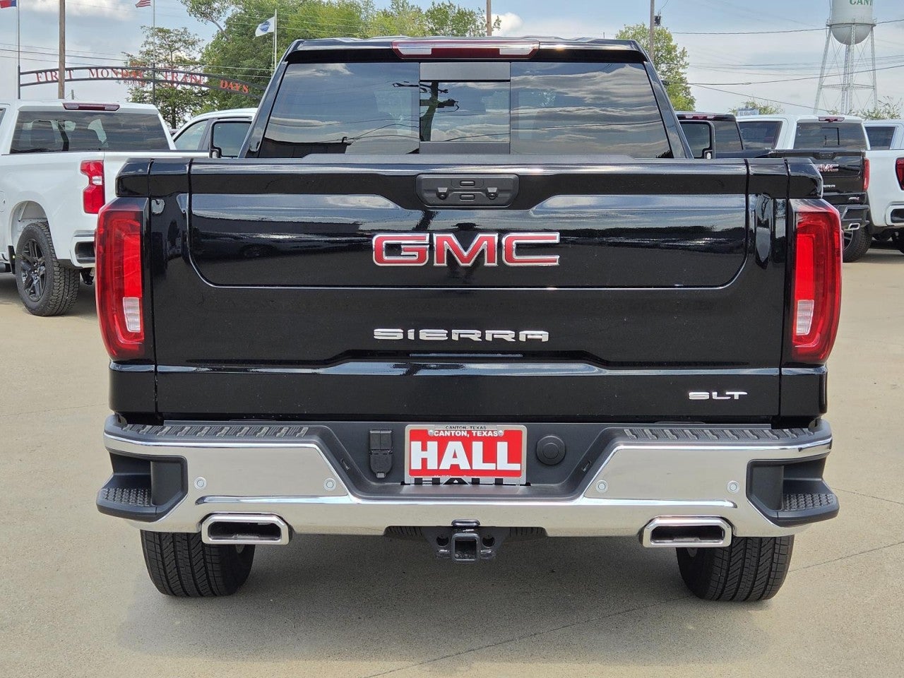 2026 GMC Sierra 1500 SLT - Photo 4
